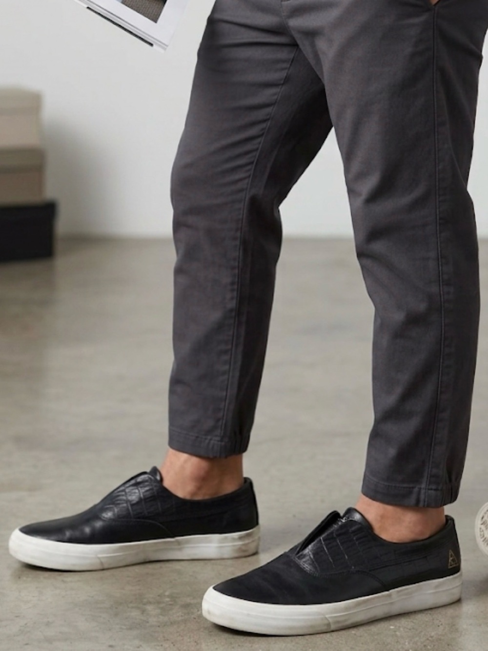 HUF Black Slip-On with White Logo Label